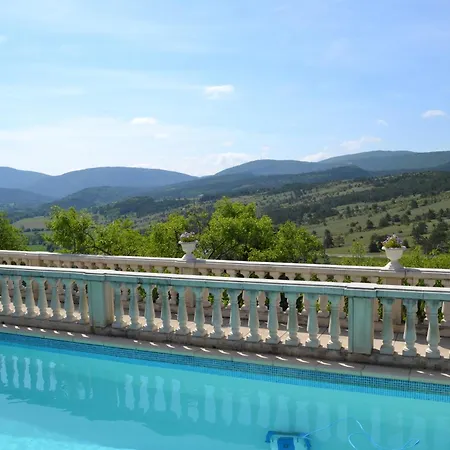 فندق Logis Le Vieil Amandier 2*