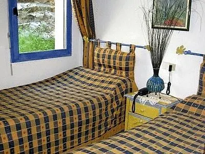 فندق Logis Le Vieil Amandier تريجانس